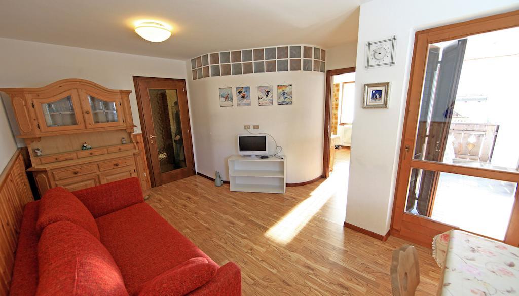 Cesa Roseda Apartman Canazei Szoba fotó